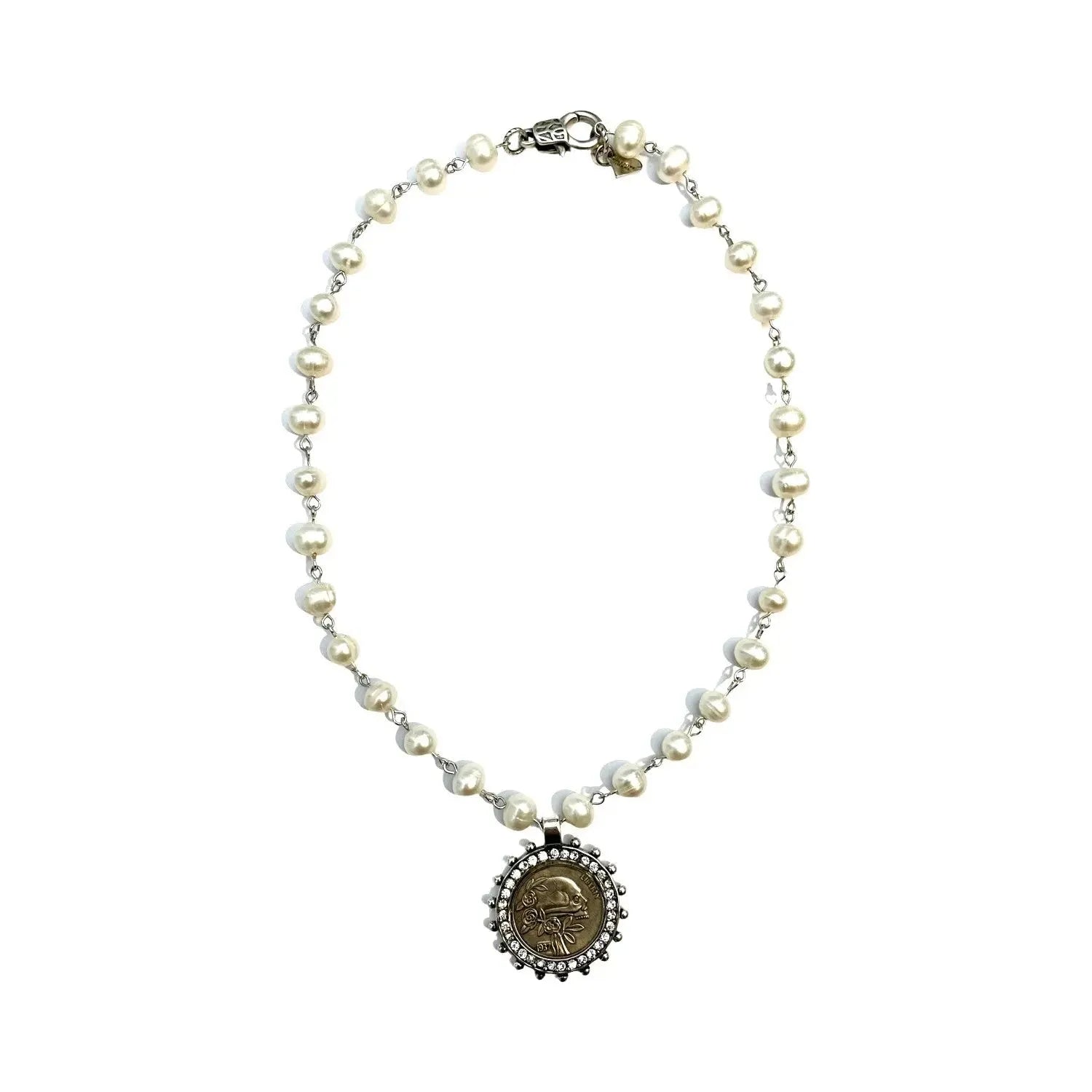 Pearl 2025 skull necklace