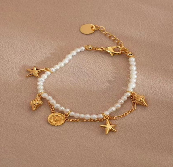 Seashell Charm Pearl Bracelet