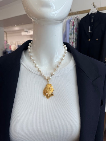 Shell Pearl Necklace