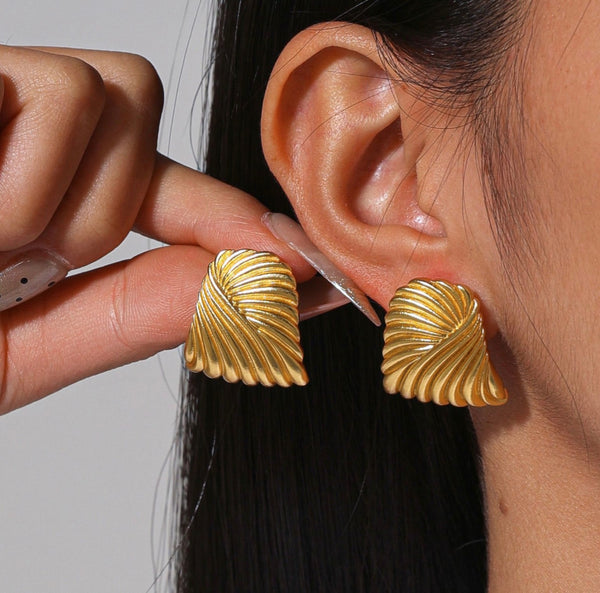 Retro Swirl Earrings - Gold